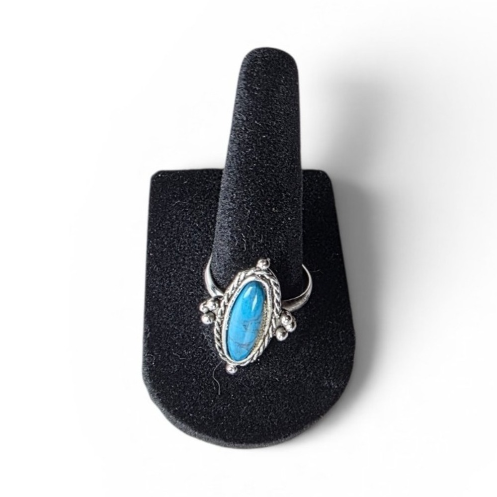 Vintage South Western Cocktail Ring Oval Blue Turquoise Stone Metal Band Size 8